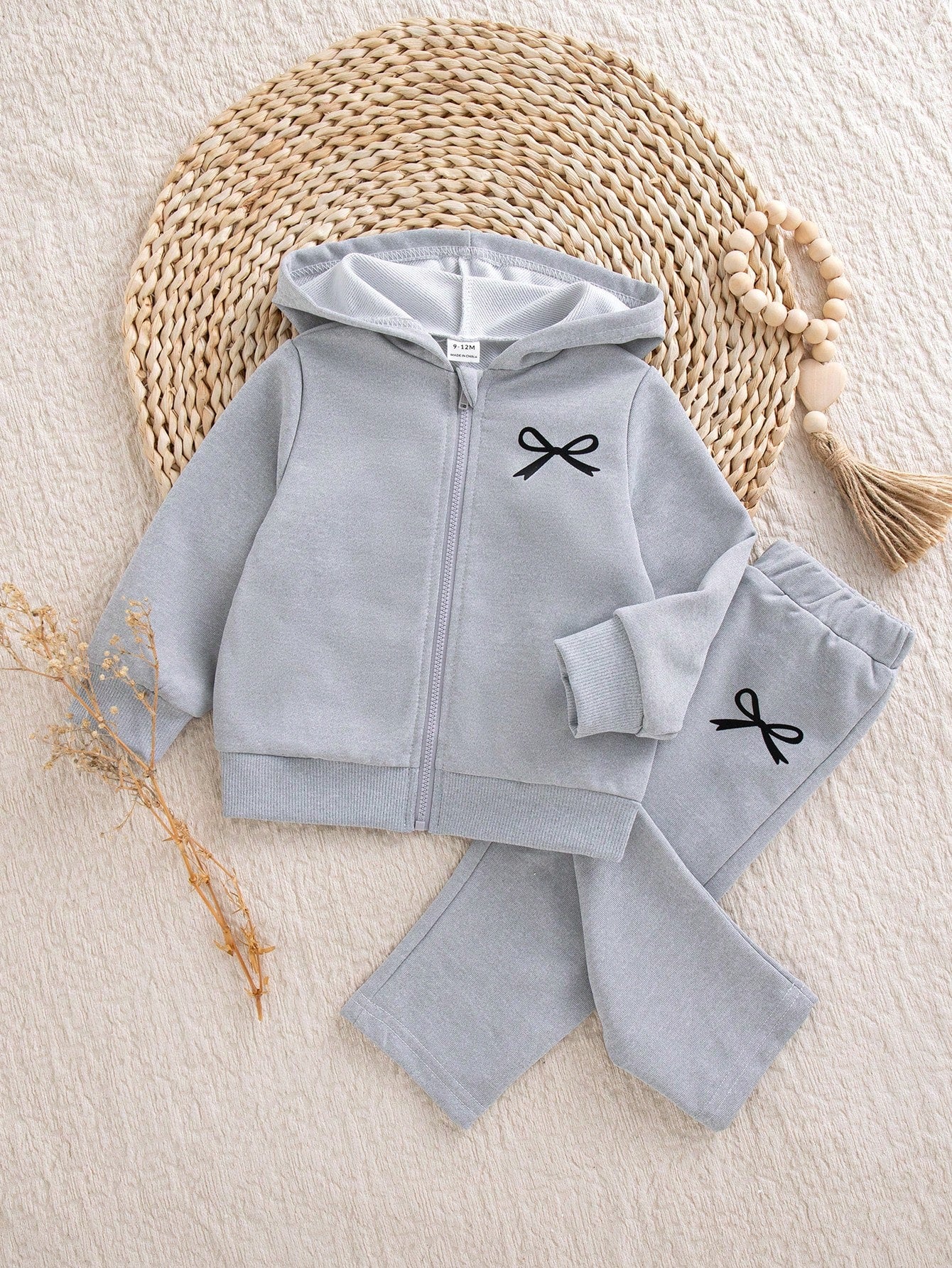 Baby Girl 0-3 Years Grey 2pcs Autumn/Winter Casual Bowknot Print Long Sleeve Hooded Sweatshirt & Sweatpants Set, Fashionable Casual, Sweet Suitable For Outings, School And Multiple Occasions