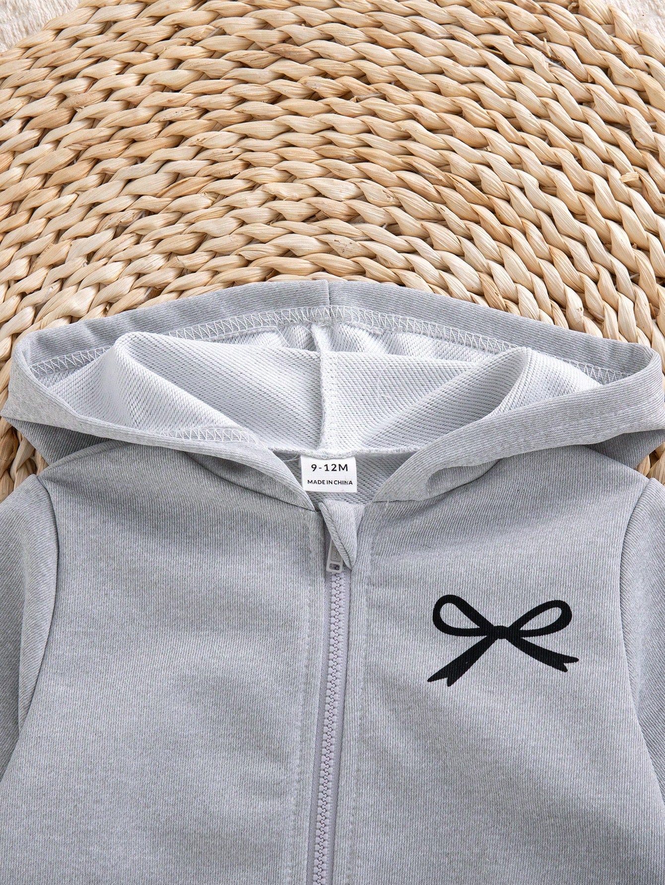 Baby Girl 0-3 Years Grey 2pcs Autumn/Winter Casual Bowknot Print Long Sleeve Hooded Sweatshirt & Sweatpants Set, Fashionable Casual, Sweet Suitable For Outings, School And Multiple Occasions
