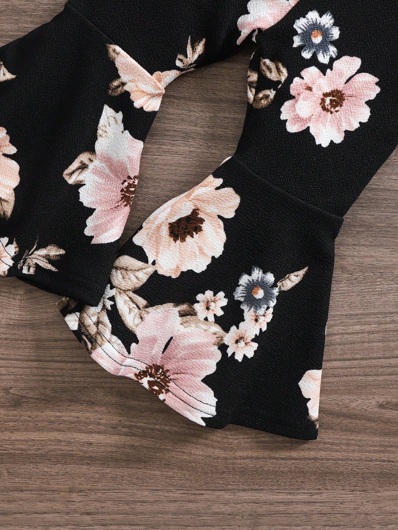 Baby Girl Bell Sleeve Long Sleeve Top With Flared Floral Pants 2 Pieces Set Black Baby Girls Sets