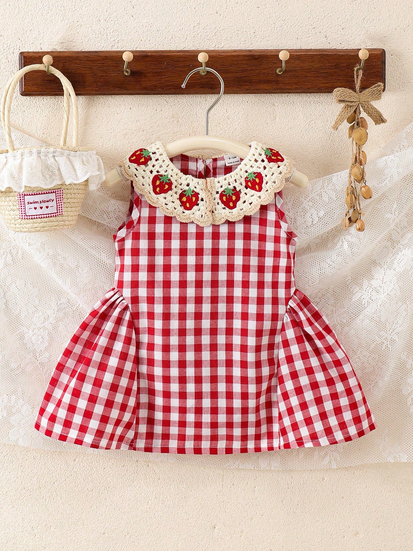 Baby Girls Summer Red Plaid Tank Dress, Peter Pan Collar, Cute Minimalist Versatile Style, Suitable For Baby Girls Summer Casual Outdoor Play, Vacation, Daily Comfortable Wear