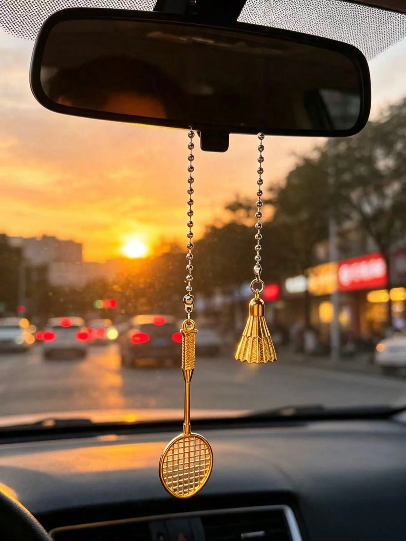 Badminton Racket Car Rearview Mirror Hanging Ornament, Silver Metal Badminton Creative Sports Style Car Interior Hanging Decor, Sports Style Badminton Set Car Hanging, Realistic Badminton Racket Metal