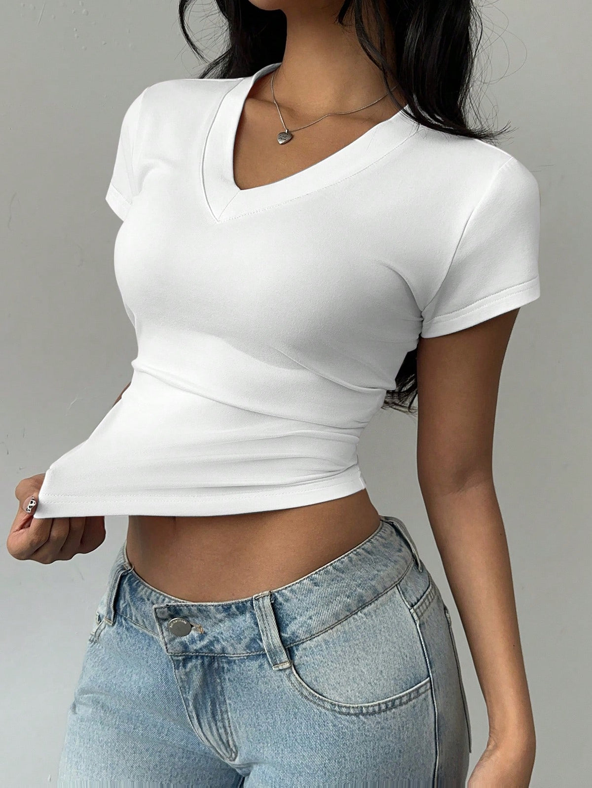 BASICS Casual Basic Solid Color V-Neck Short Sleeve Fitted Women T-Shirt Summer For Women Everyday Daytime Soft Pink