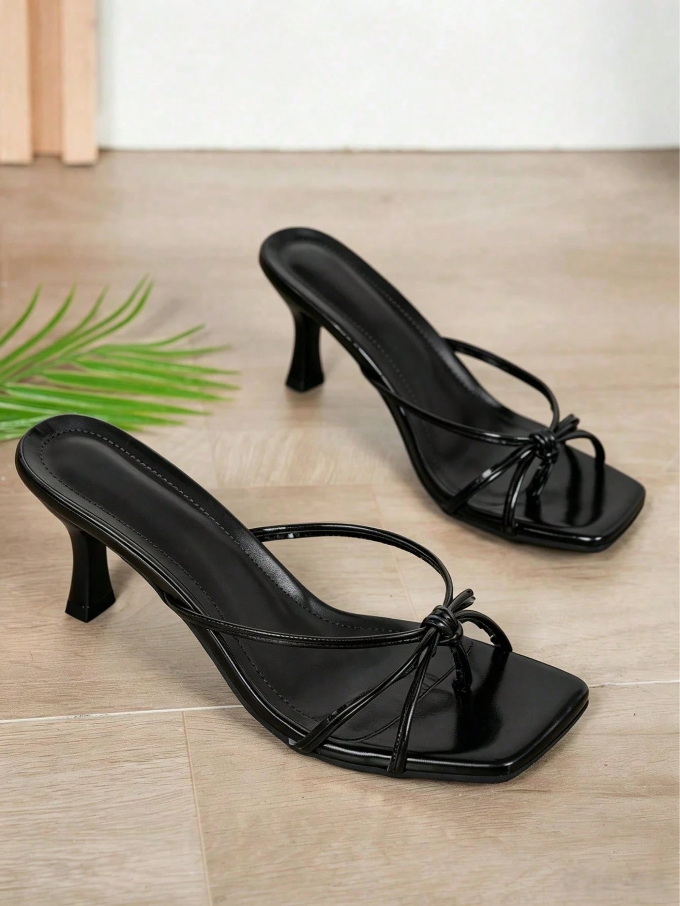 Black Criss-Cross Strap Open-Toe Stiletto Sandals, Stylish And Comfortable Formal High Heels For Women, Perfect For Spring And Summer Outfits.