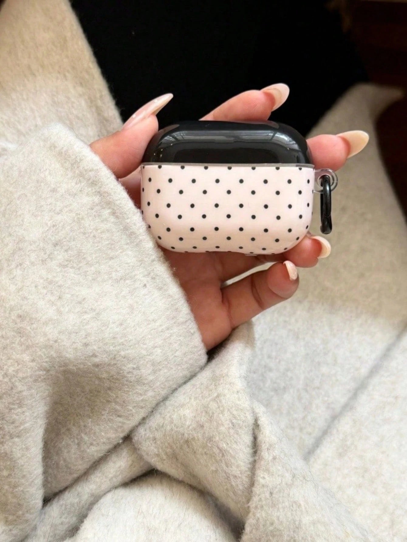 Black Simple Polka Dot Protective Case Compatible With Apple Pro 3rd Gen, Bluetooth Earphone Cover Compatible With AirPods Pro 2nd/3rd/4th Gen Noise Proof Models