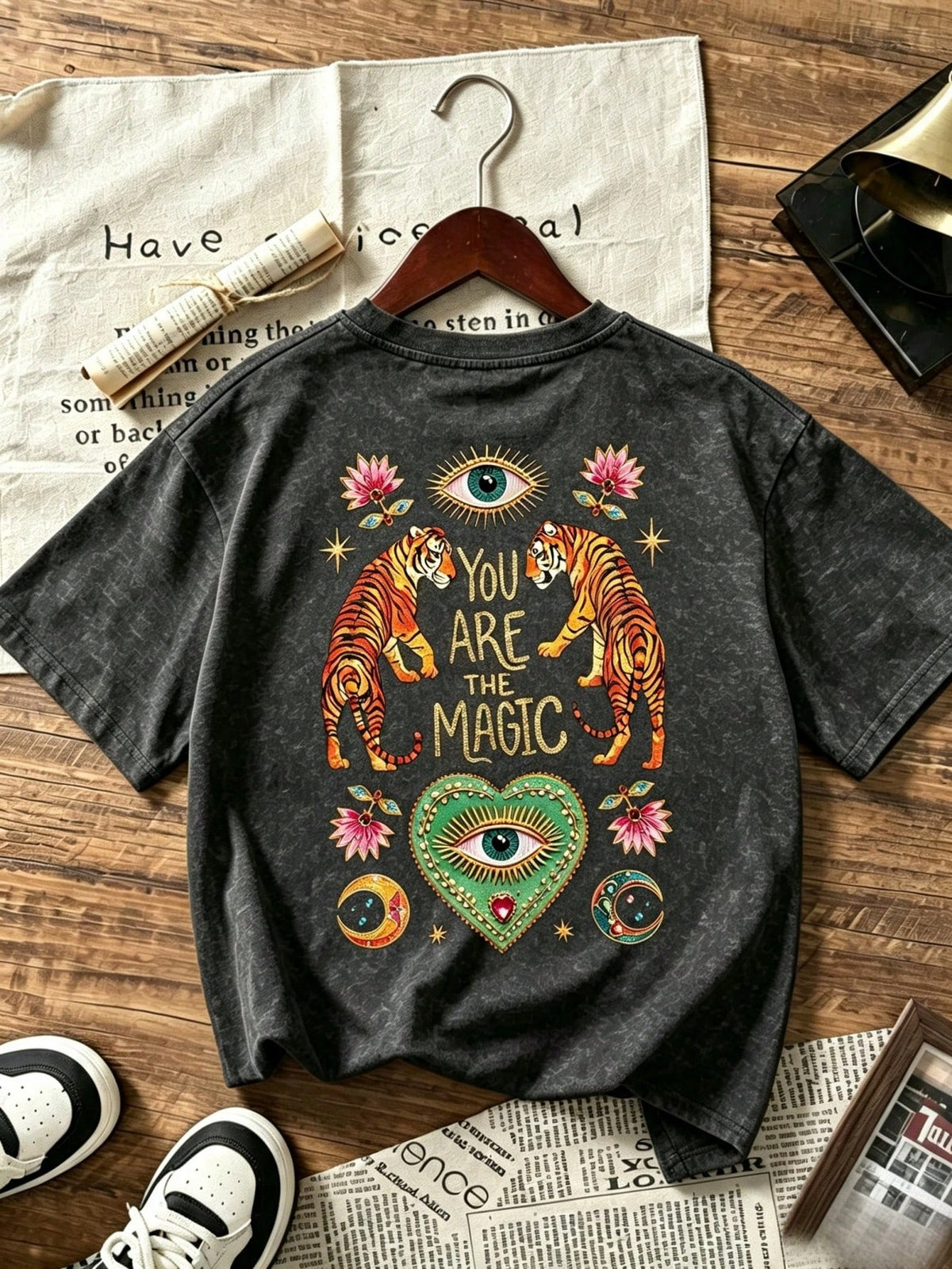 Bohemian Mysterious Eye Print Short Sleeve Vintage Washed Distressed Tiger Sweet Cool Style Mysterious Symbol Washed Snow Black Loose Slouchy Casual