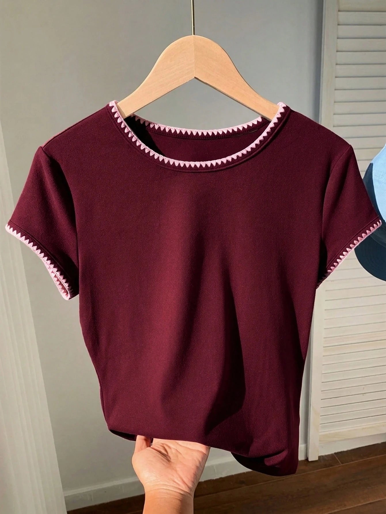 Comfortcana 2026 New Fashion Women's Contrast Trim Round Neck Short Sleeve Casual Versatile T-Shirt, Summer Top, Spring Outdoor Wear, Y2K Purplish Red Blouse