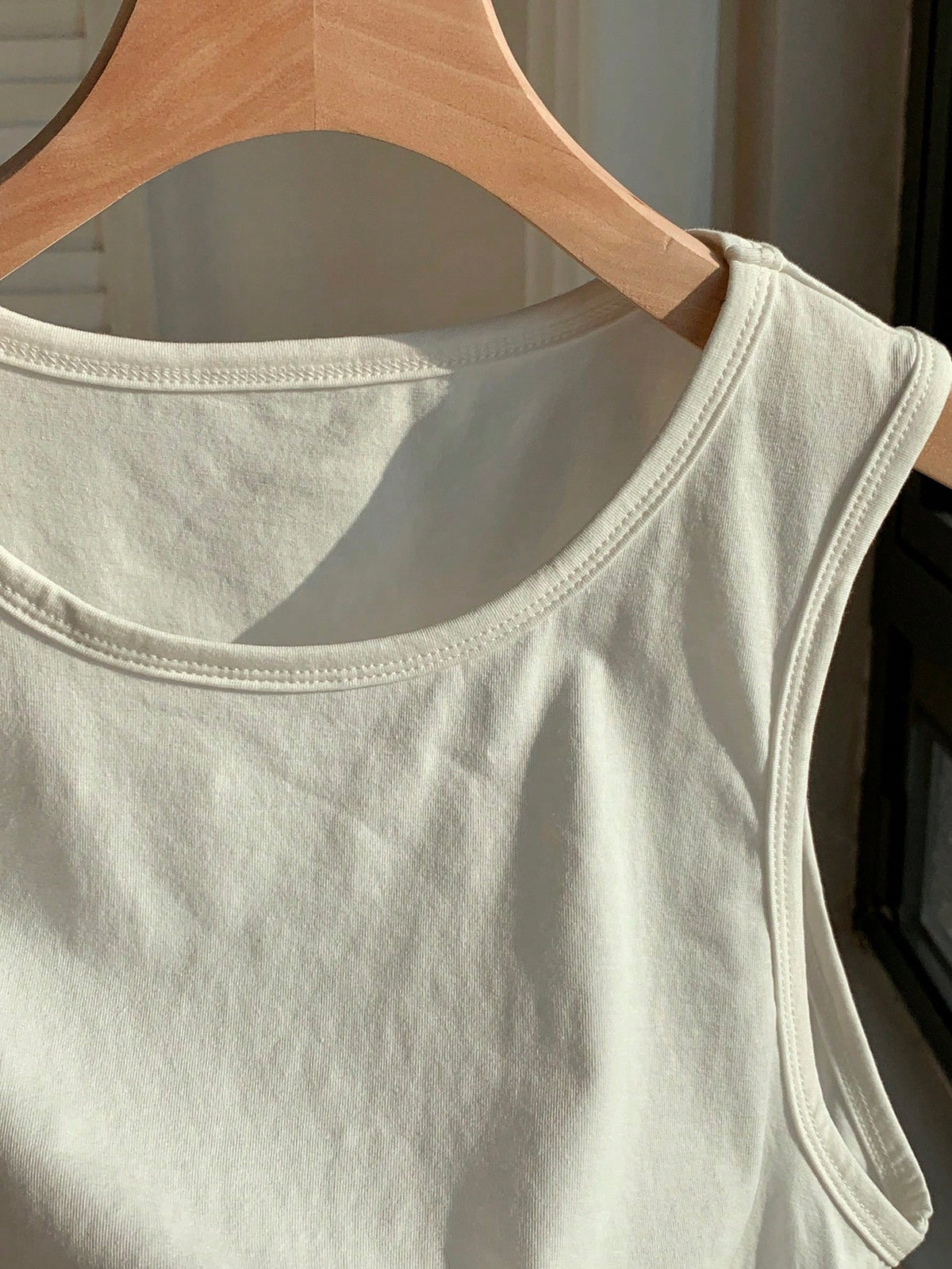 Comfortcana Solid Crop Tank Top
