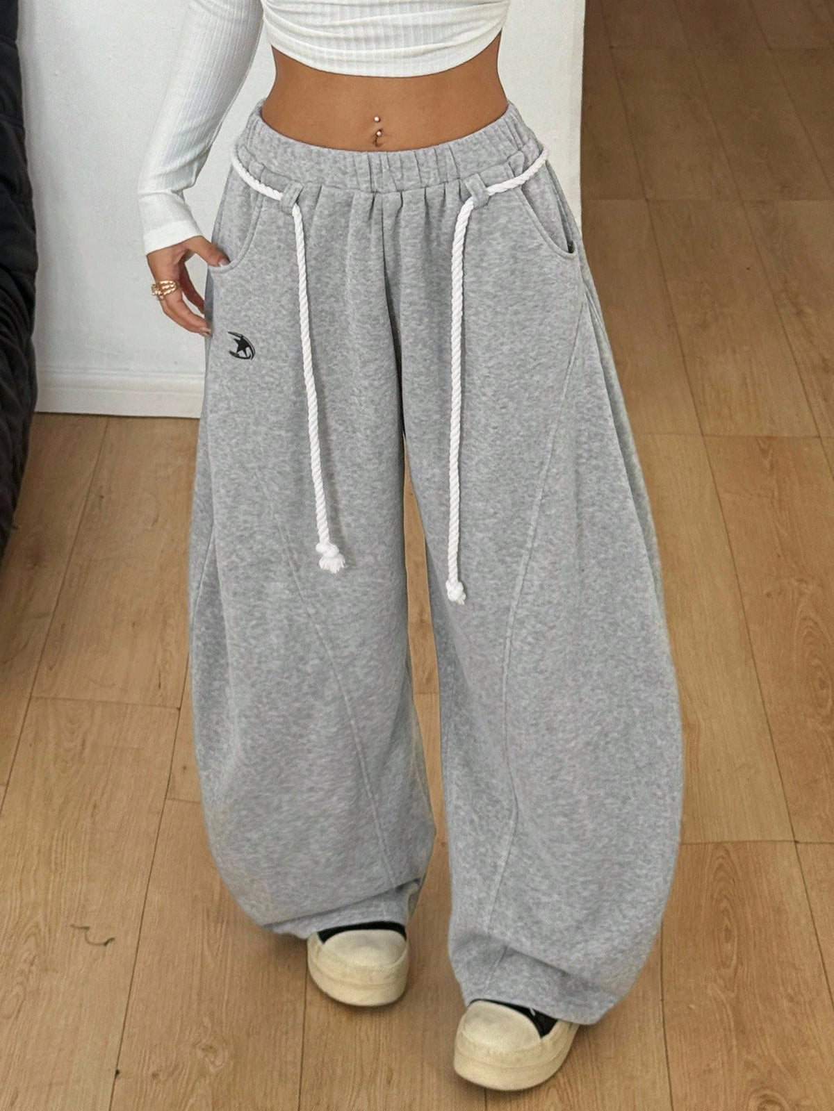Coolane Women's Winter Grey Oversized Wide Leg Sweatpants,Streetwear Lounge Preppy French Casual Warm Comfortable Elastic Waistband Curved Hem Comfy Pants
