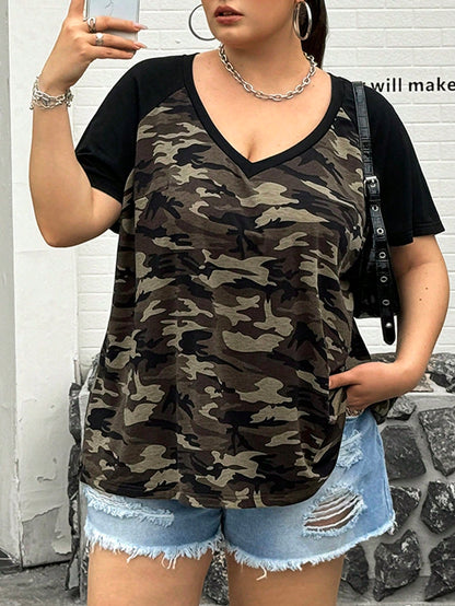 CURVE+ Plus Size Camouflage Print Contrast Sleeve T-Shirt, Suitable For Spring/Summer Vacation