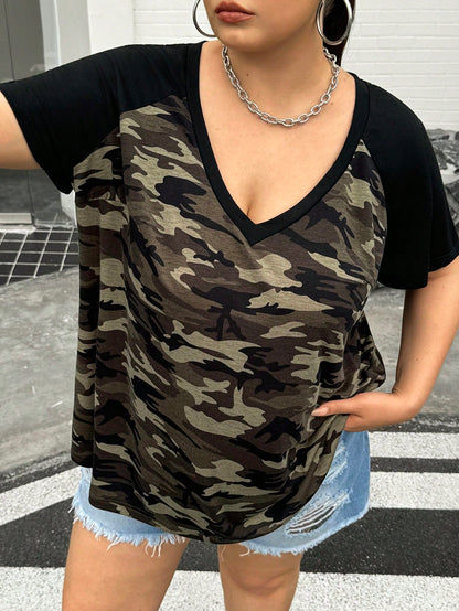 CURVE+ Plus Size Camouflage Print Contrast Sleeve T-Shirt, Suitable For Spring/Summer Vacation