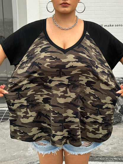 CURVE+ Plus Size Camouflage Print Contrast Sleeve T-Shirt, Suitable For Spring/Summer Vacation