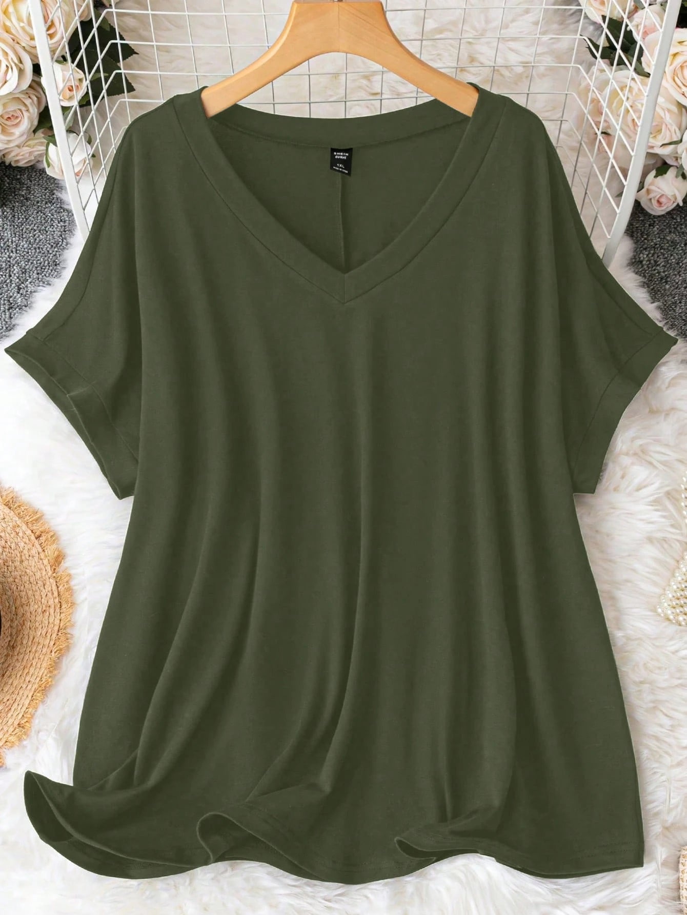 CURVE+ Plus Size Plus Size V-Neck Loose Knit Pullover T-Shirt