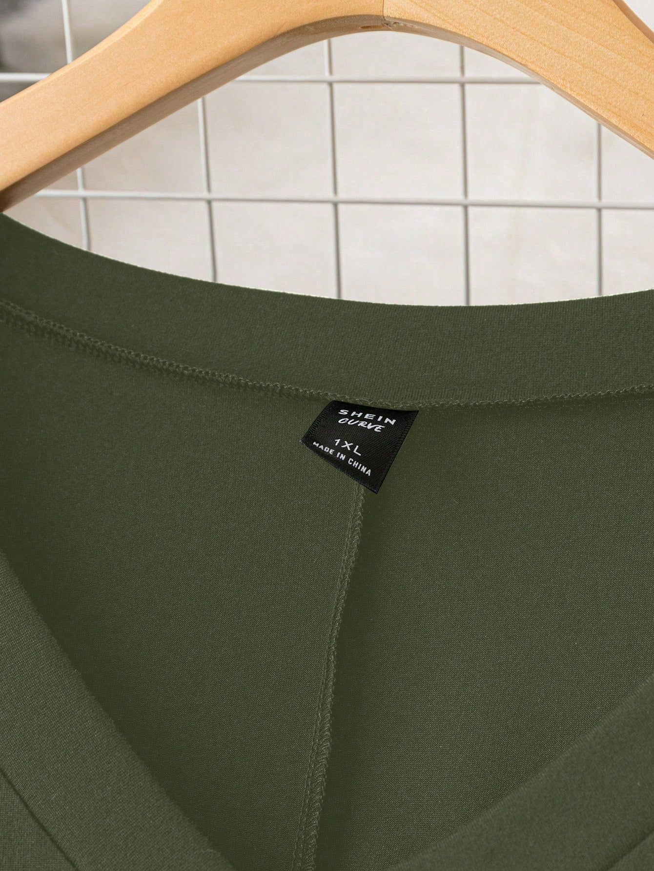CURVE+ Plus Size Plus Size V-Neck Loose Knit Pullover T-Shirt