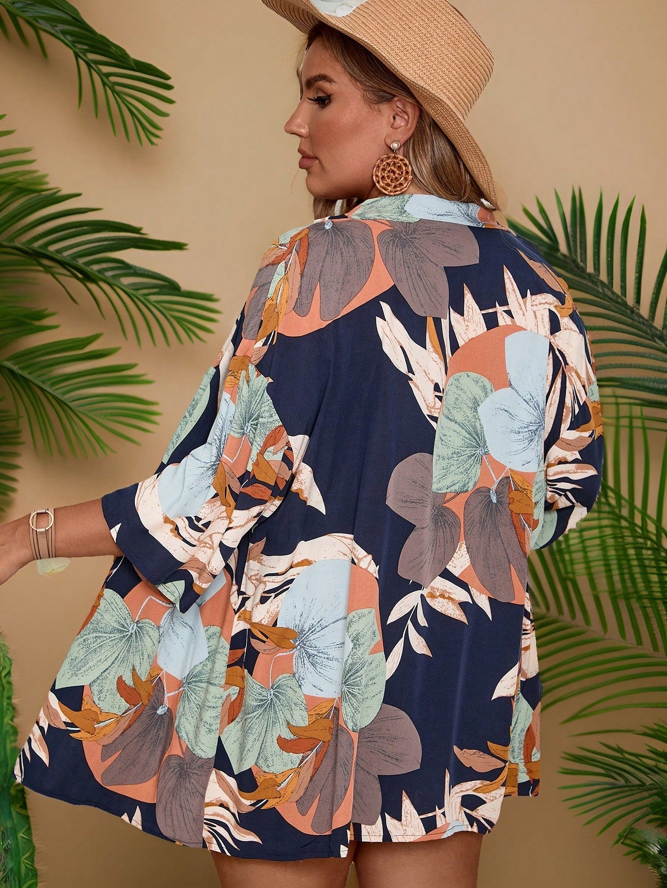 CURVE+ Plus Size Women's Spring/Summer Tropical Plant Print Loose Fit Kimono Top And Shorts Set, Beach/Vacation Style