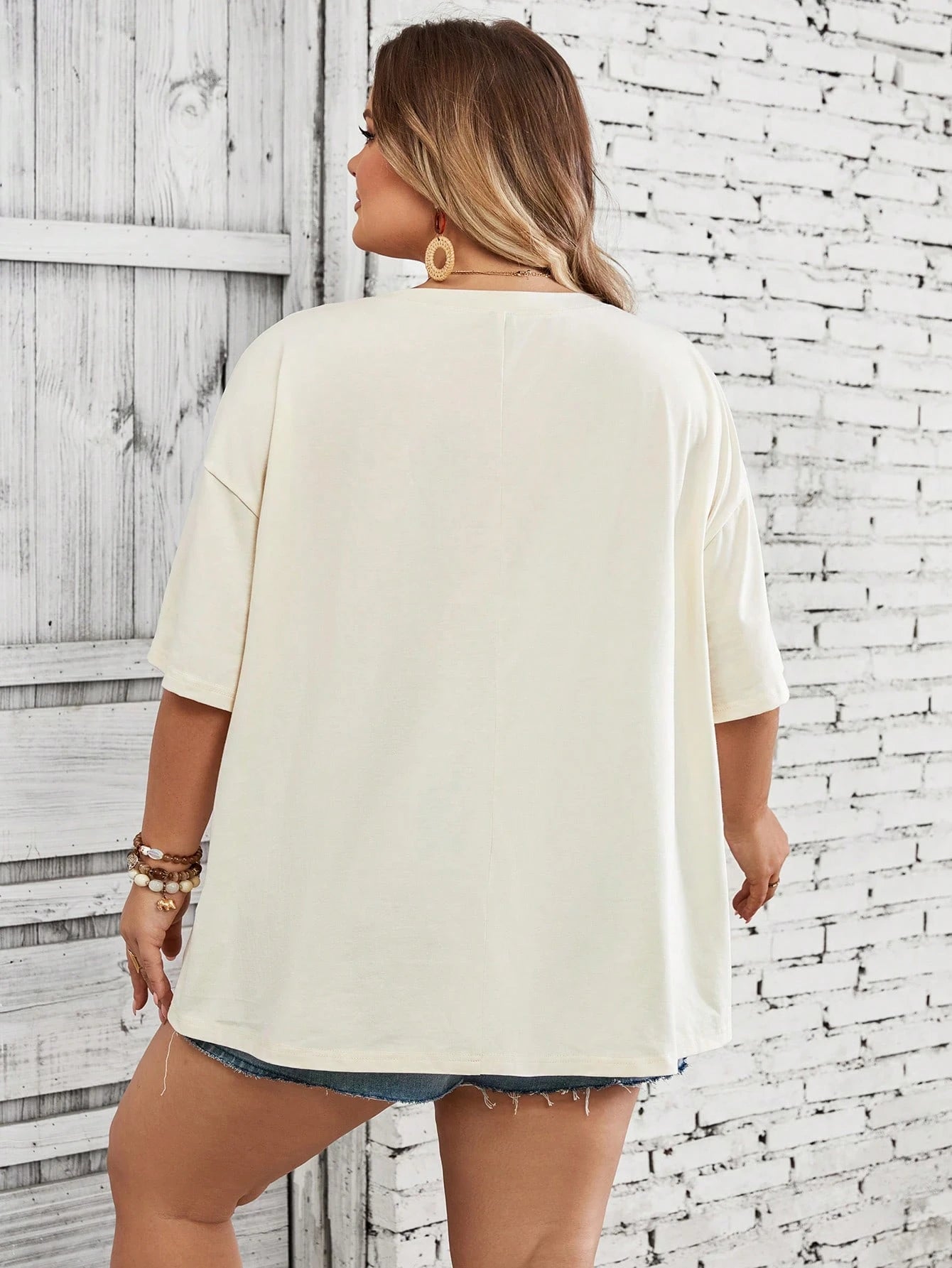 CURVE+ Plus Size Women's Vacation Round Neck Short Sleeved Loose T-Shirt, Pattern Beige Boho Cottage Core Business Casual Trail Ride Office Summer