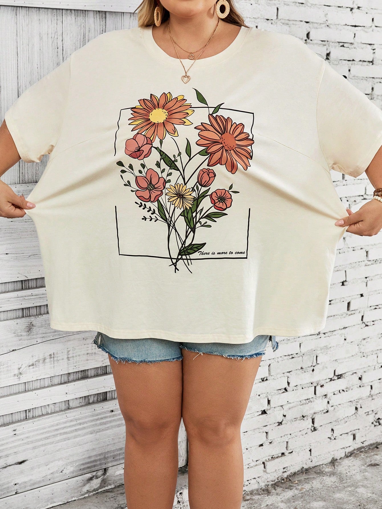 CURVE+ Plus Size Women's Vacation Round Neck Short Sleeved Loose T-Shirt, Pattern Beige Boho Cottage Core Business Casual Trail Ride Office Summer