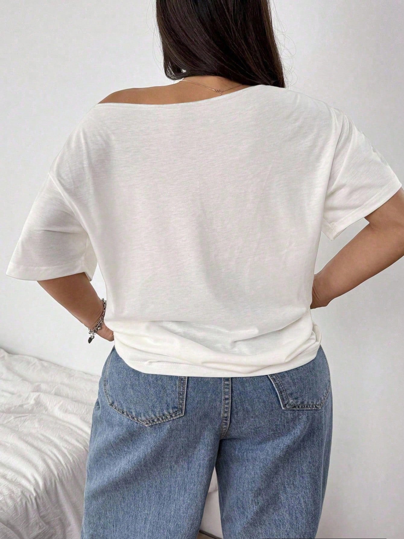 CURVE+ Plus Size Women's White Summer Smart Casual Everyday Loose Asymmetrical Neck Off-Shoulder Digital Floral Print Short Sleeve T-Shirt,Elegant Top Fall