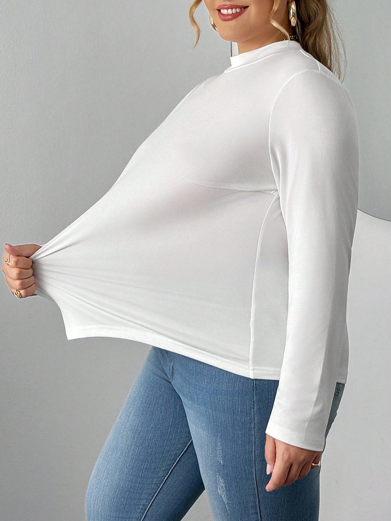 CURVE+ The Plus Size Women's Two Pieces High Neck Tight Fitting Long Sleeved Base T-Shirt Set Is Suitable For Autumn And Winter.Two Of Black White T-Shirts