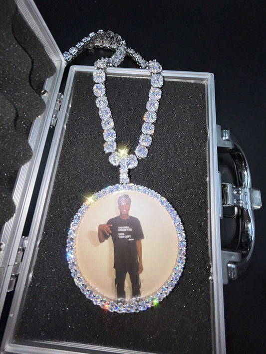 Customized Large Round Photo Frame Pendant, Brass Zirconia Shiny Necklace Pendant, DIY Photo Hip-Hop Personalized Daily Wear Jewelry, Comes With 50cm Twisted Chain