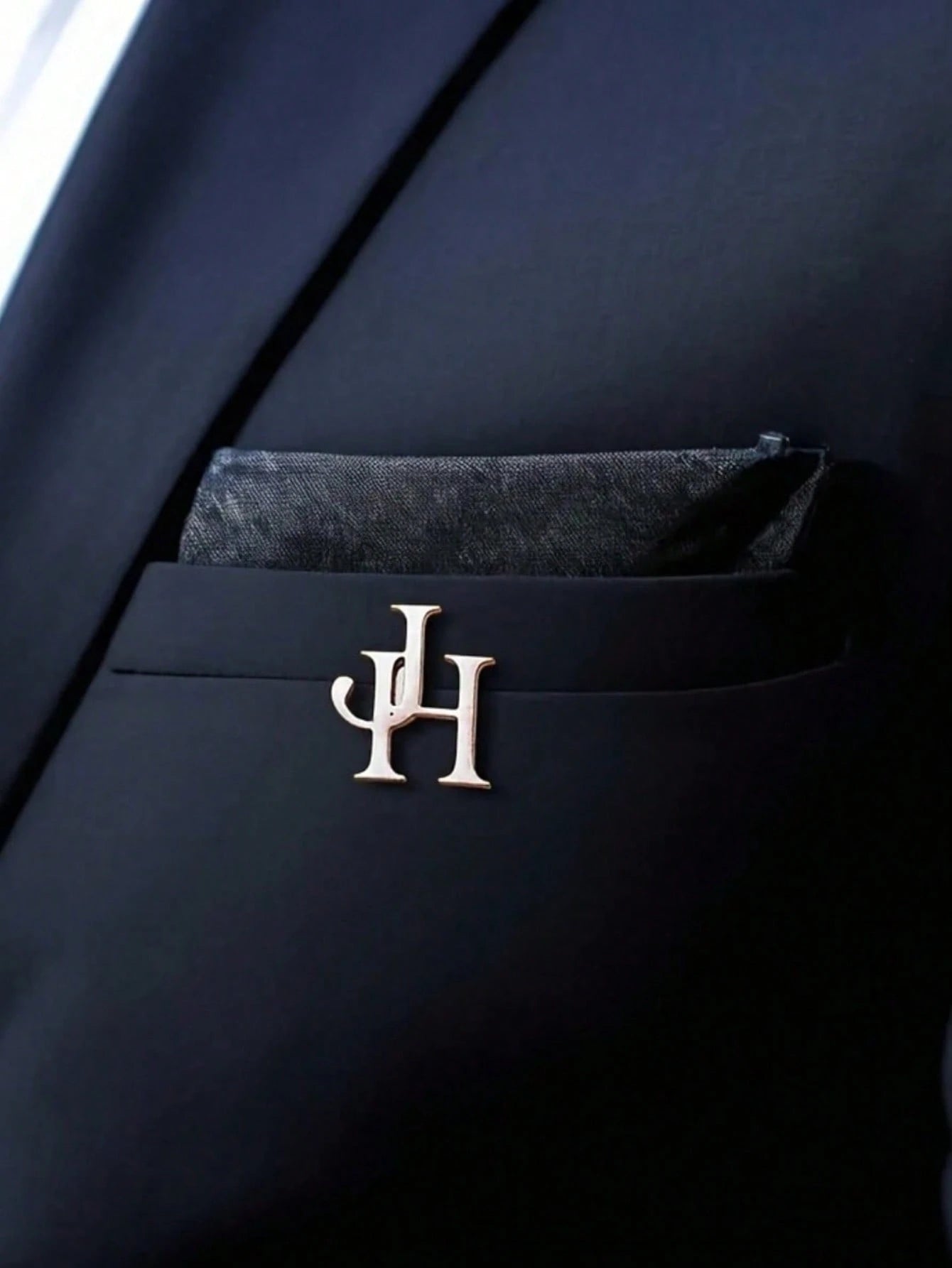 Customized Letter Brooch, Personalized Couple Letter Wedding Brooch, Stainless Steel Lapel Pin For Boy, Groomsman Brooch, Teacher's Day Gift, Fashionable Boy's Accessory, Exquisite And Unique, Father'