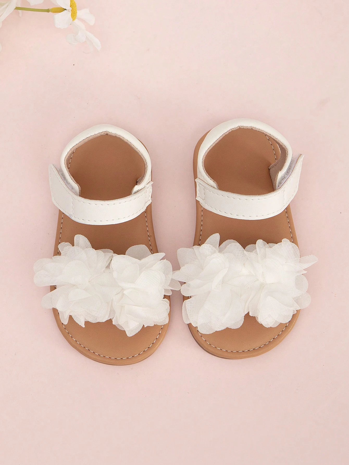 Cute Brown Floral Decorated Sandals For Infants And Toddlers