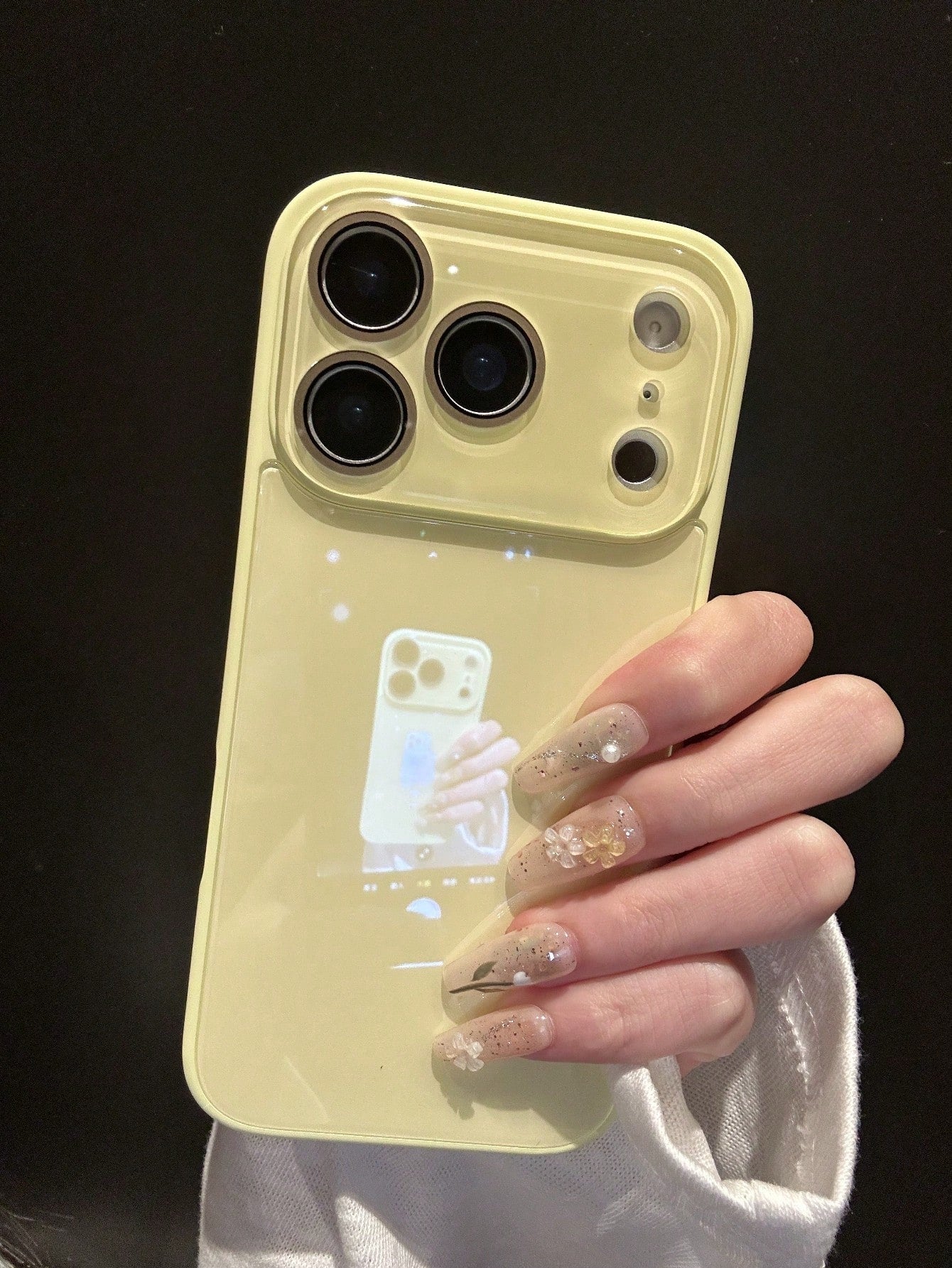 Cute Minimalist Luxury Solid Color Fashion Glossy Glass Finish Phone Case Compatible With 17 Pro Max, 16, 15, 14, 13, 12, 11 Pro Max, Lens Protection, Minimalist Solid Color Cute & Elegant Phone Case