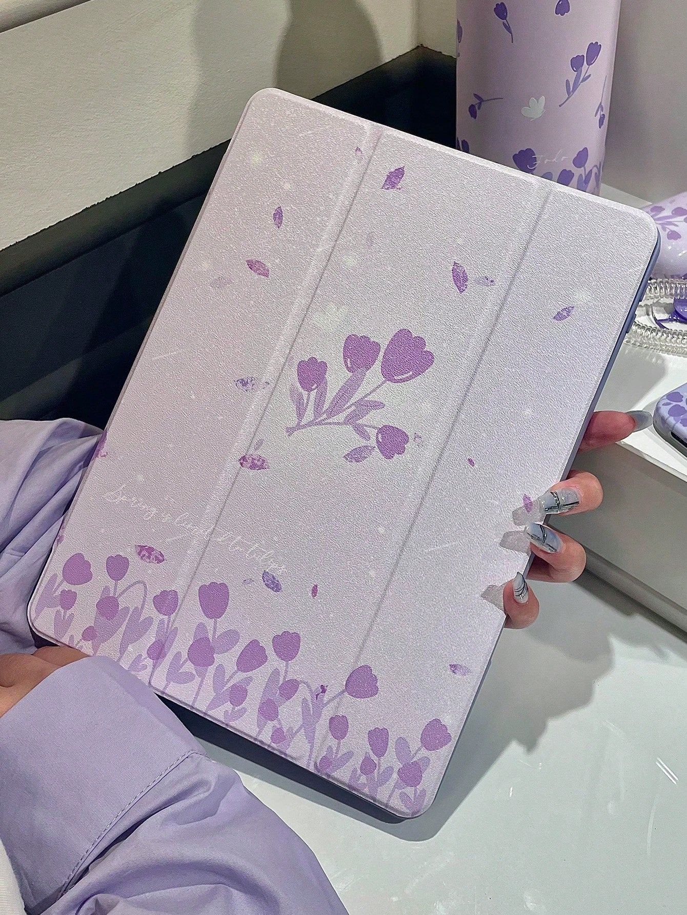 Cute White Bow Pattern Acrylic Transparent Shock-Absorbing Double-Sided Crystal Back Cover Cartoon Letter Pattern Compatible With Ipad 7th 8th 10th Generation 10.2 Inch Built-In Pen Slot Support Sleep