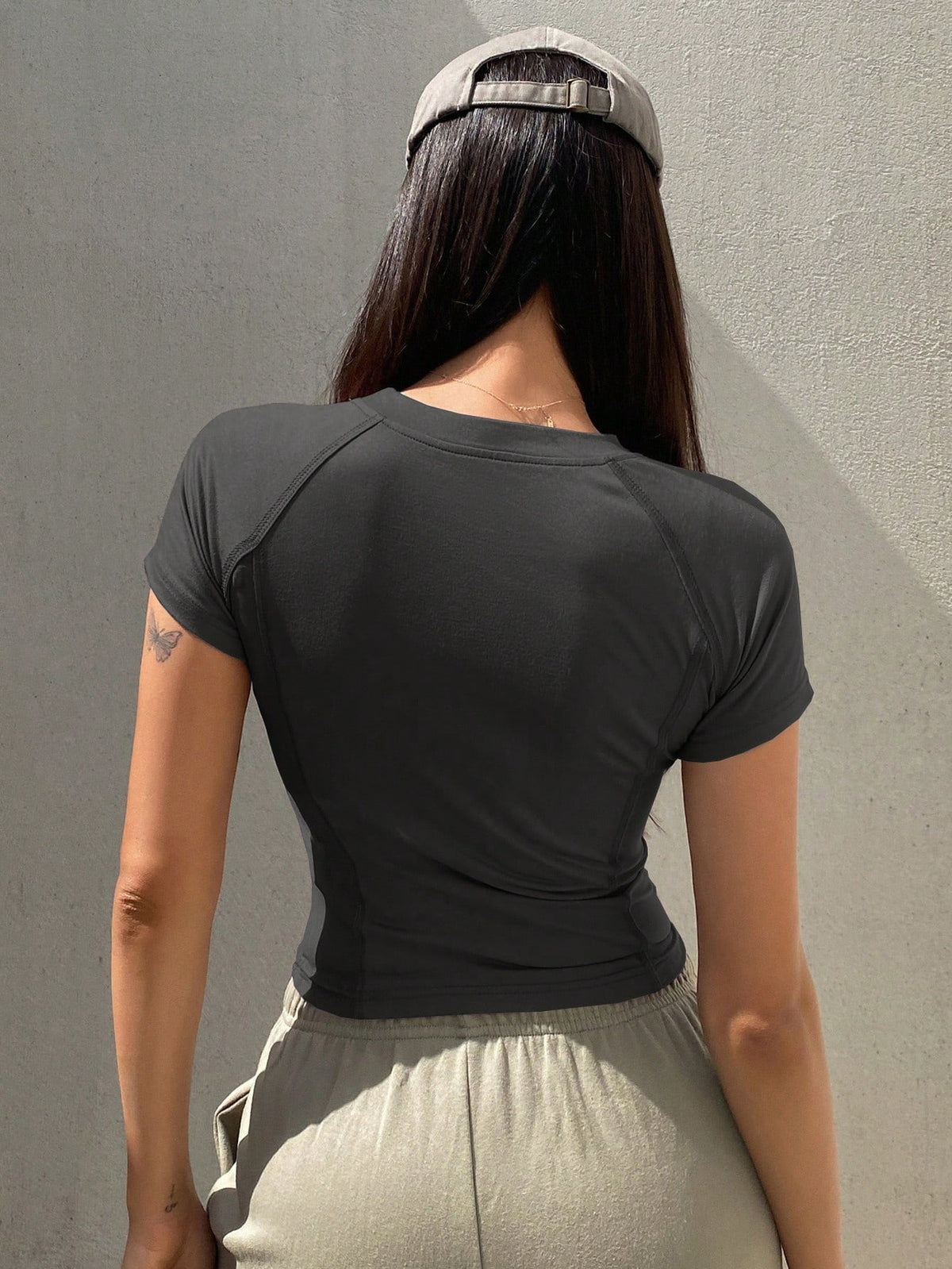 DAZY Summer Ladies' Fashionable Athletic Slim-Fit Short-Sleeved T-Shirt With Letter Print And Raglan Sleeve Design School