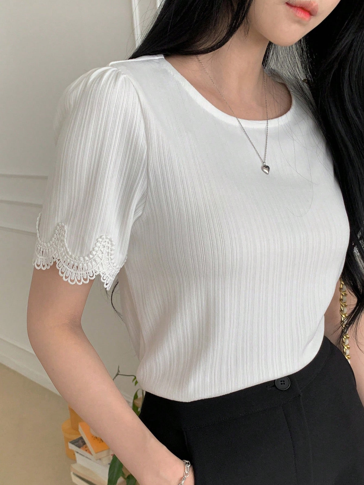 DAZY Women's Artistic Round Neck Basic Loose Fit T-Shirt With Lace Trim Sleeve Cuffs, Summer,Business Casual Women