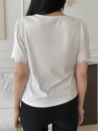 DAZY Women's Artistic Round Neck Basic Loose Fit T-Shirt With Lace Trim Sleeve Cuffs, Summer,Business Casual Women