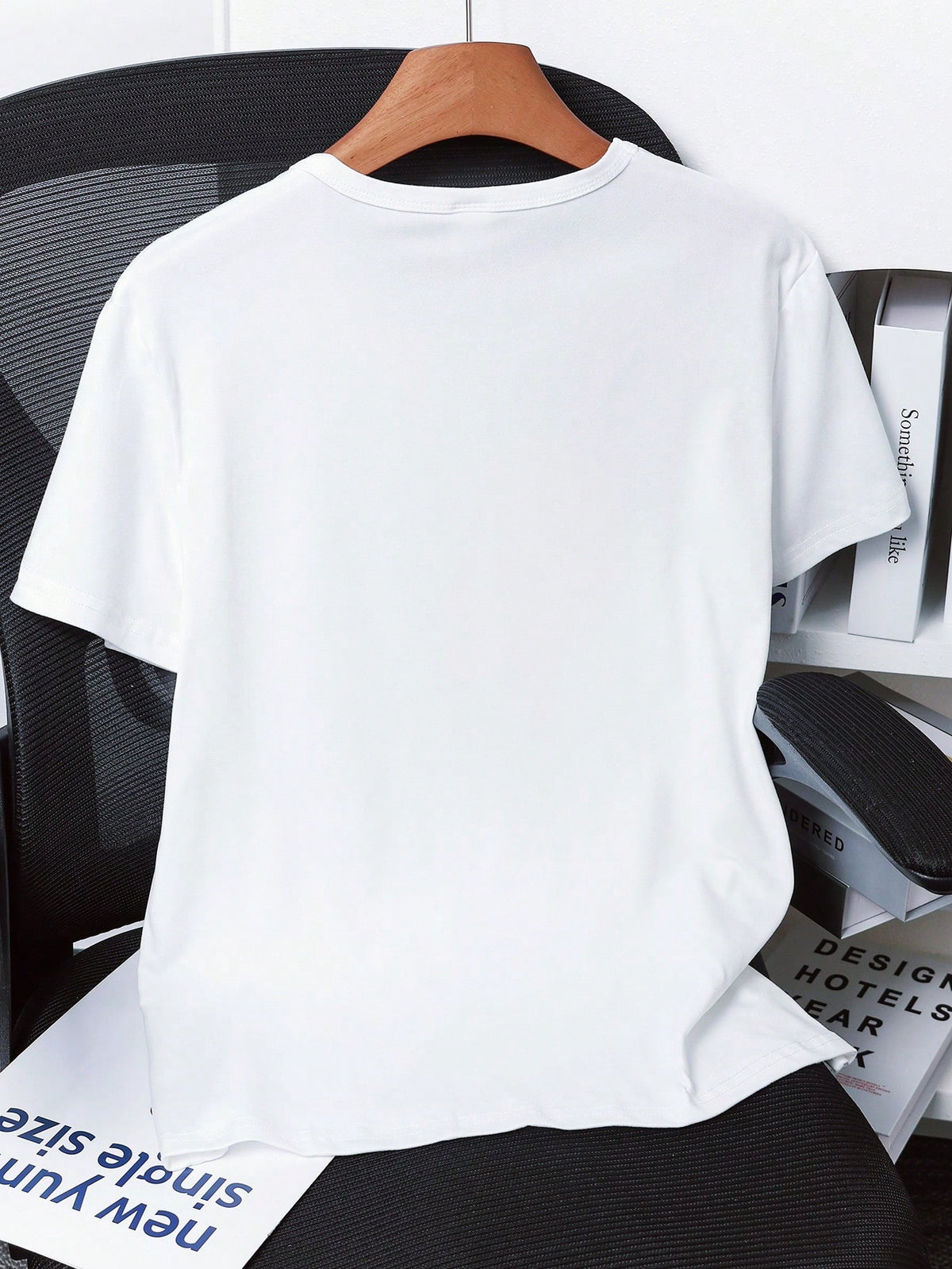 Disney New Mickey Mouse Print, Men's Crew Neck Fashion Casual Short Sleeve T-Shirt, Slightly Elastic, Non-Transparent, Easy-Care Material, Suitable For Outdoor Sports And Daily Wear