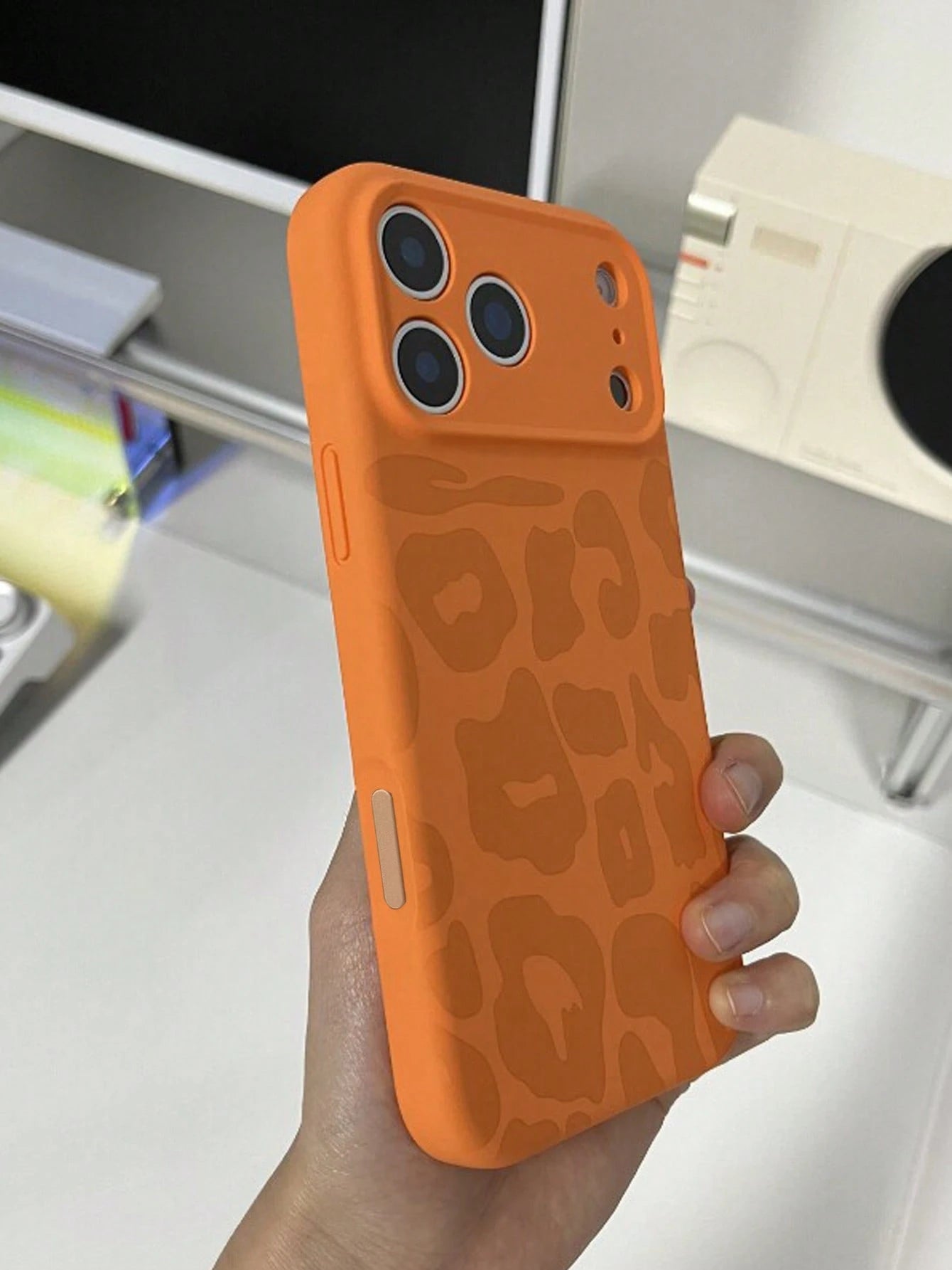 Dopamine Orange Leopard Print Phone Case Compatible With 17 Pro Max/17 Pro/17/16 Pro Max/16/16 Pro/15/15 Pro Max/15 Pro/11/12/13/14 Pro Max/12 Pro/12 Pro Max/13 Pro/13 Pro Max/14 Pro, Full Coverage An