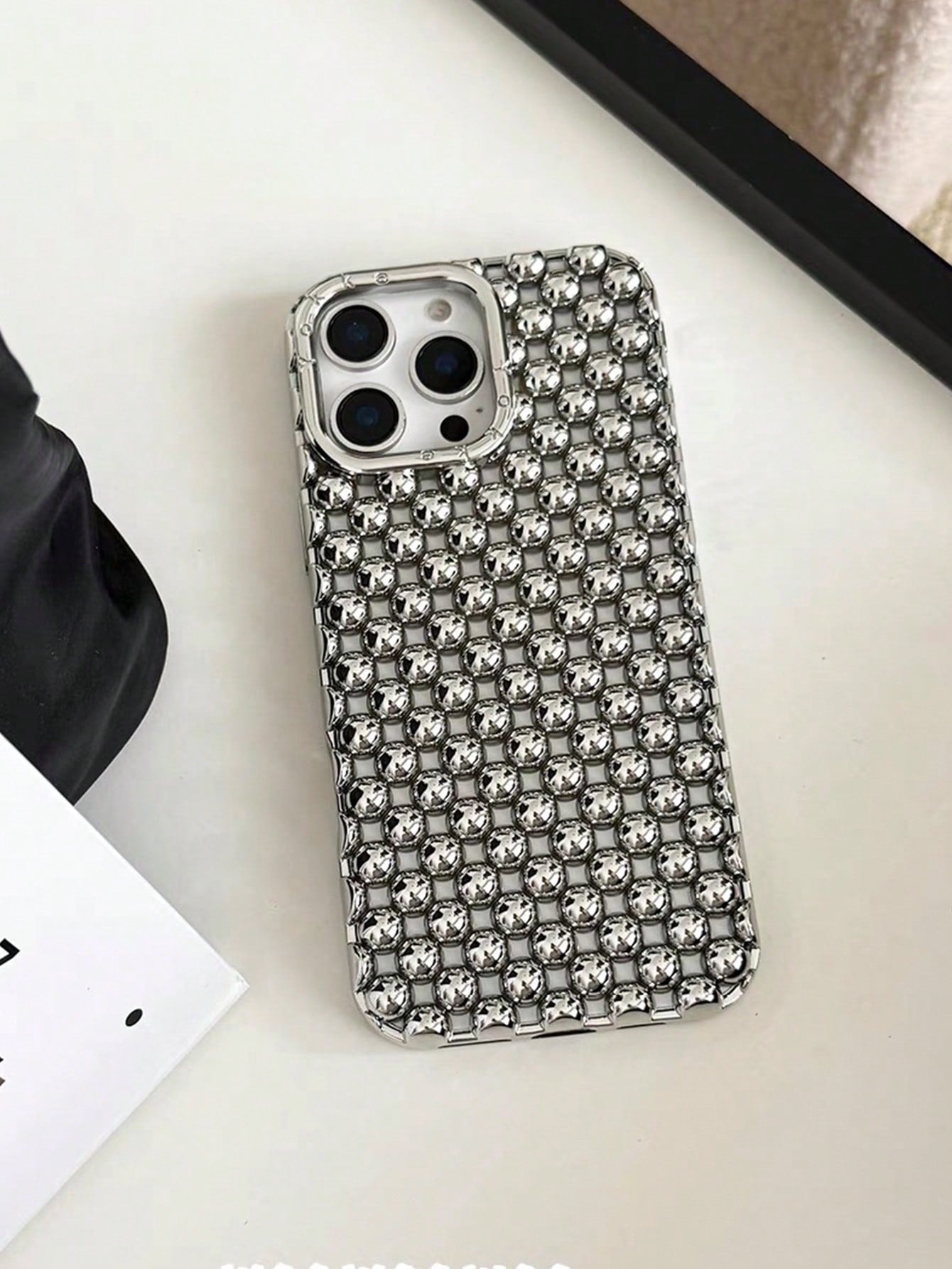 Elegant Hollow Steel Bead Electroplated Matte Silver Phone Case Compatible With Iphone 16, IPhone 15 Pro Max, IPhone 17/17 Pro/17 Pro Max, New IPhone 14 Soft Case, IPhone 13 Anti-Fall Protective Cover