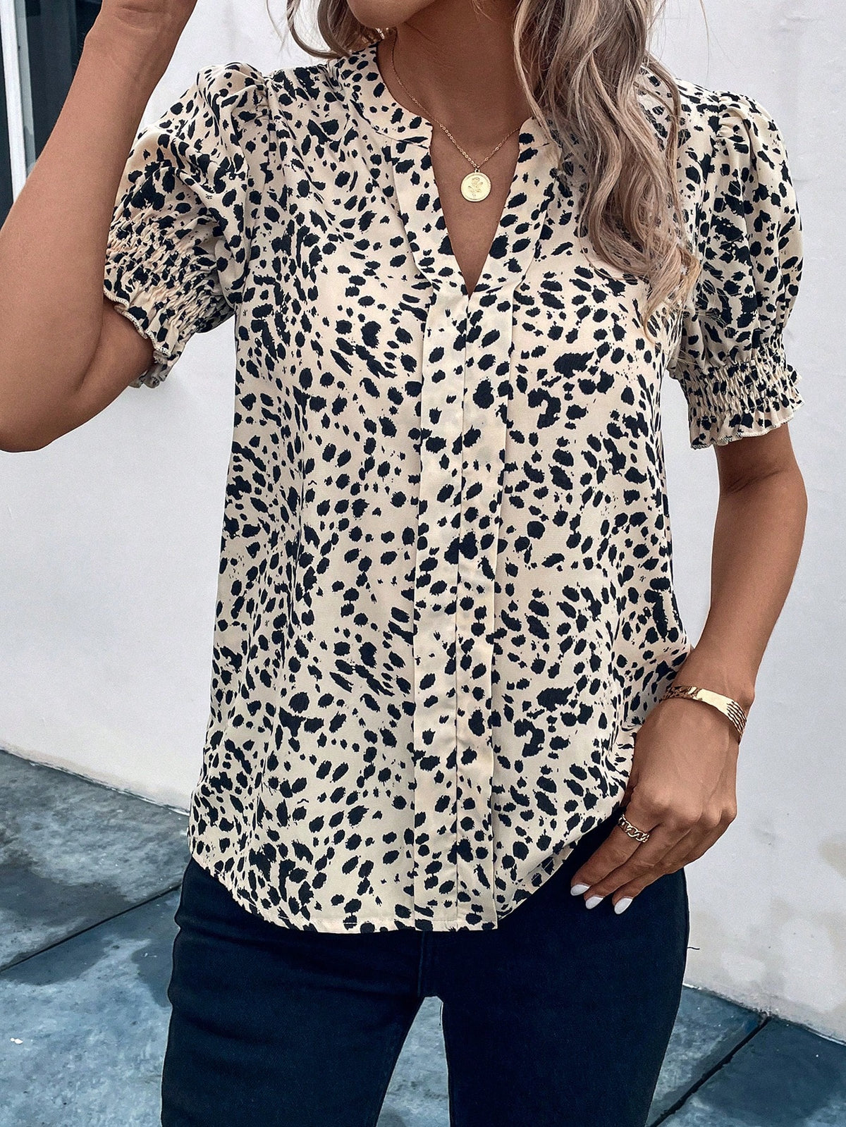 EMERY ROSE Allover Print Notched Neckline Puff Sleeve Blouse,Short Sleeve Tops