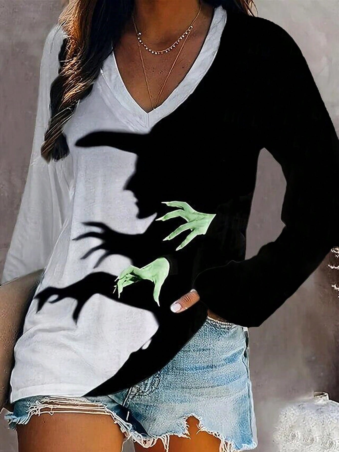 EMERY ROSE Halloween Women's T Shirt Witch Graphic Vintage Stylish Classic Long Sleeve V Neck Regular Tops Daily Print Black Fall Winter