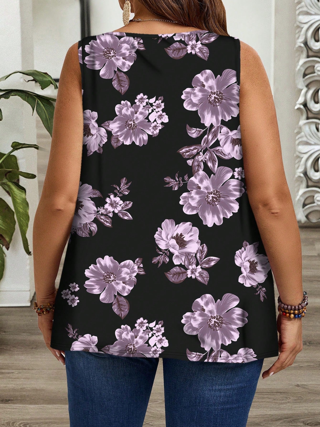 EMERY ROSE Plus Size Women Floral Print Casual Loose Fit Ruched Wide Strap Sleeveless Top, Suitable For Spring & Summer Suitable For Going Out