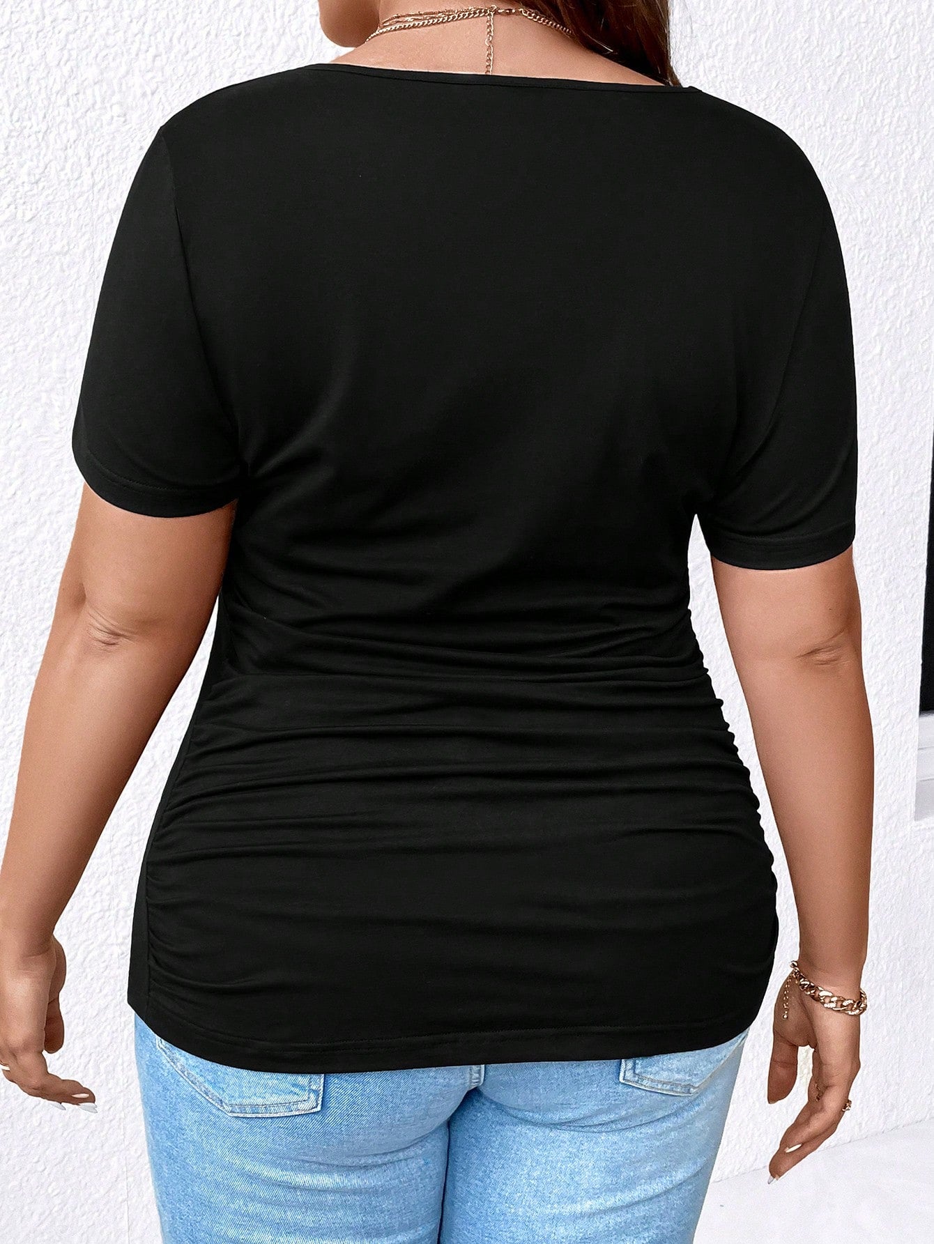 EMERY ROSE Plus Solid Ruched Side Tee