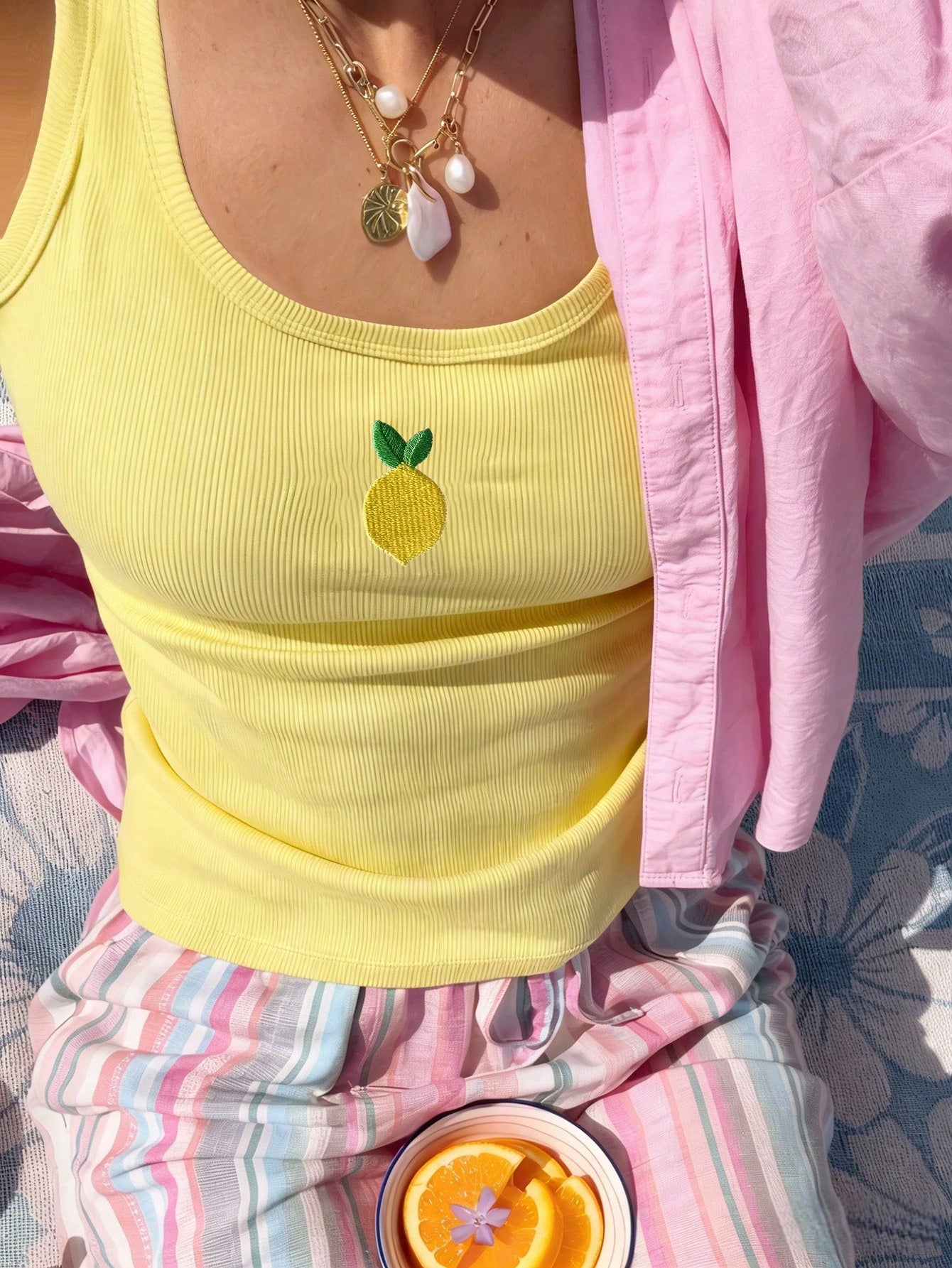 EMERY ROSE Women's Casual Lemon Embroidery Fitted Tank Top, Suitable For Summer Holiday, Daily Commute