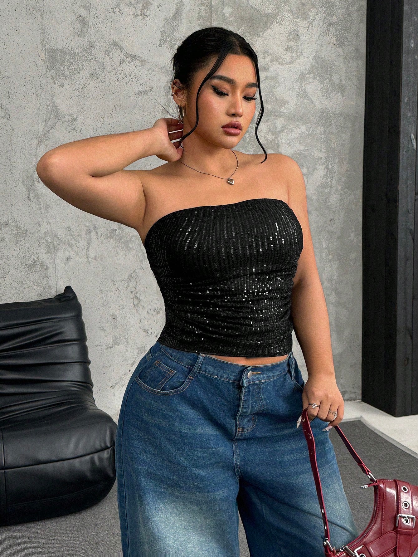 EZwear Plus Size Women Sequin Pleated Tube Top