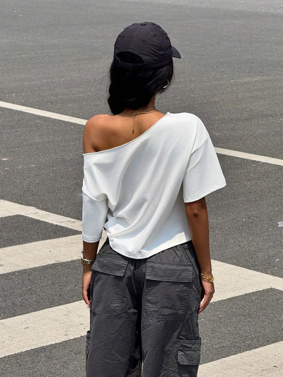 EZwear Women's Berlin Wall Graphic Loose Fit Crew Neck Short Sleeve T-Shirt