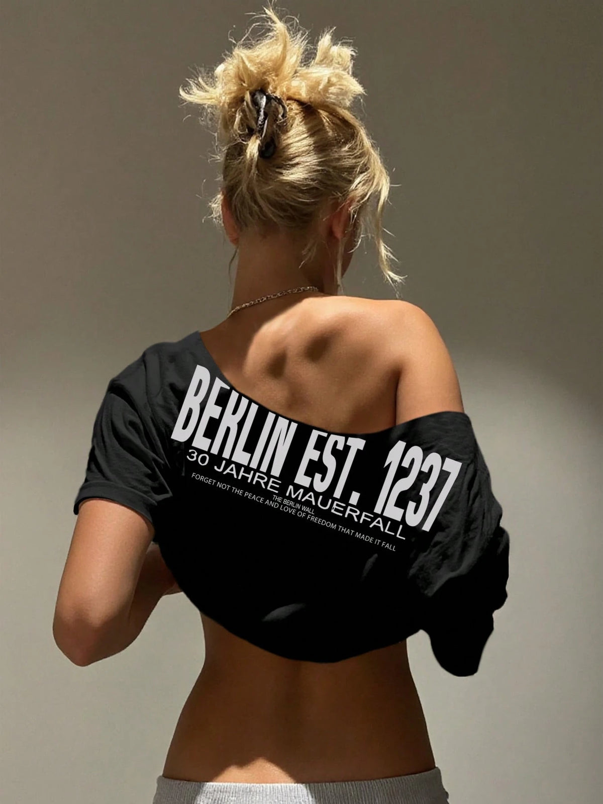 EZwear Women's Berlin Wall Graphic Loose Fit Crew Neck Short Sleeve T-Shirt