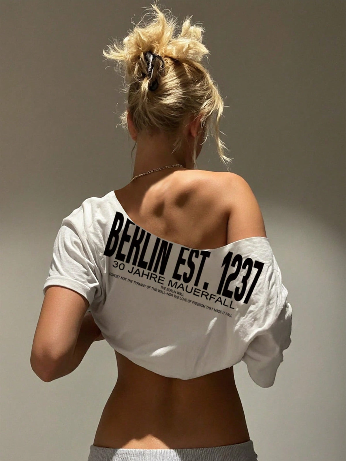 EZwear Women's Berlin Wall Graphic Loose Fit Crew Neck Short Sleeve T-Shirt