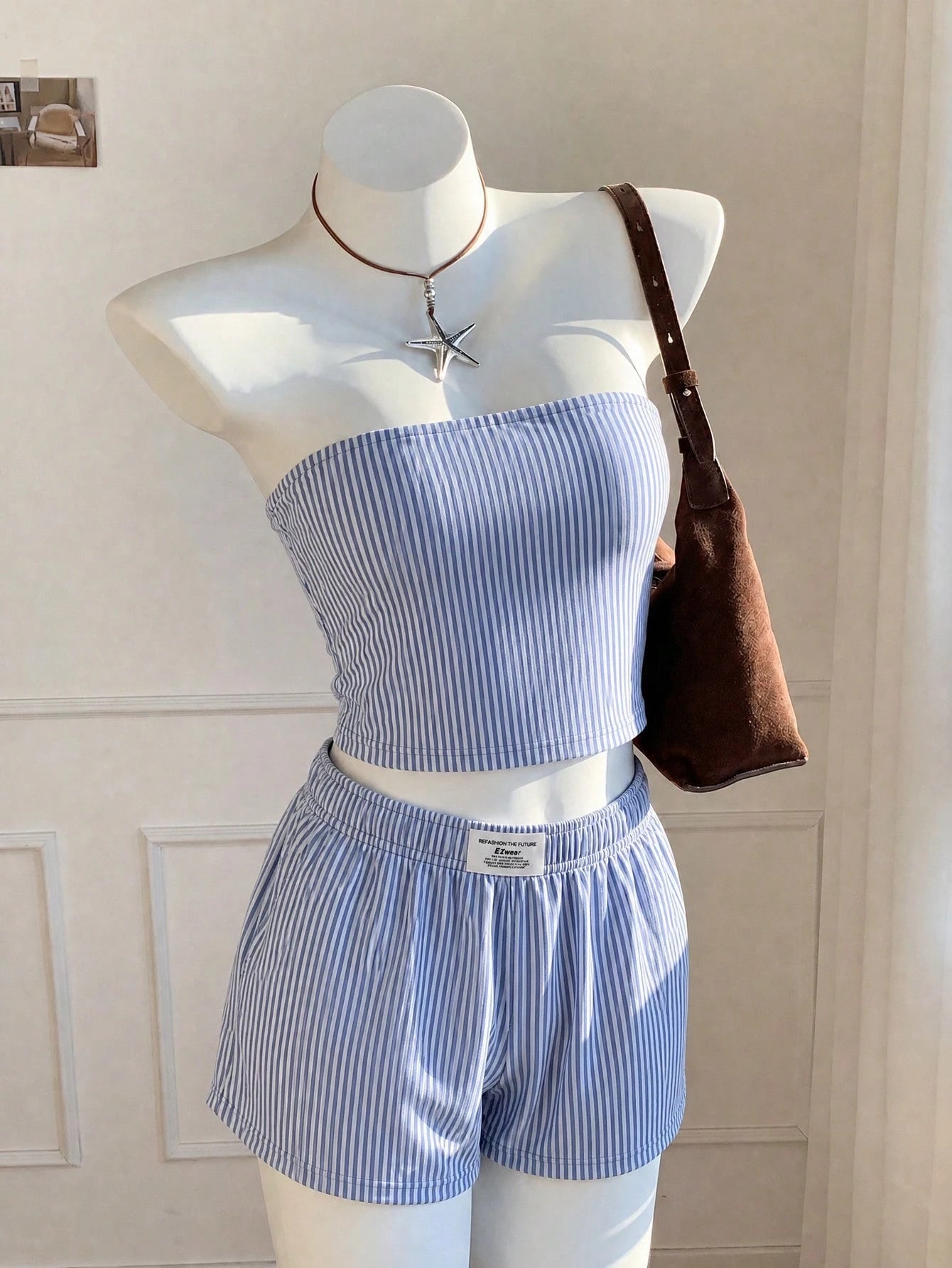 EZwear Women's Blue White Stripe Bandeau Top And Shorts 2-Piece Set,Summer Casual Vacation Holiday Beach Outfit,Minimalist Retro Elegant Commuter Outfit