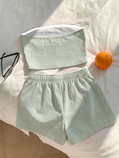 EZwear Women's Blue White Stripe Bandeau Top And Shorts 2-Piece Set,Summer Casual Vacation Holiday Beach Outfit,Minimalist Retro Elegant Commuter Outfit