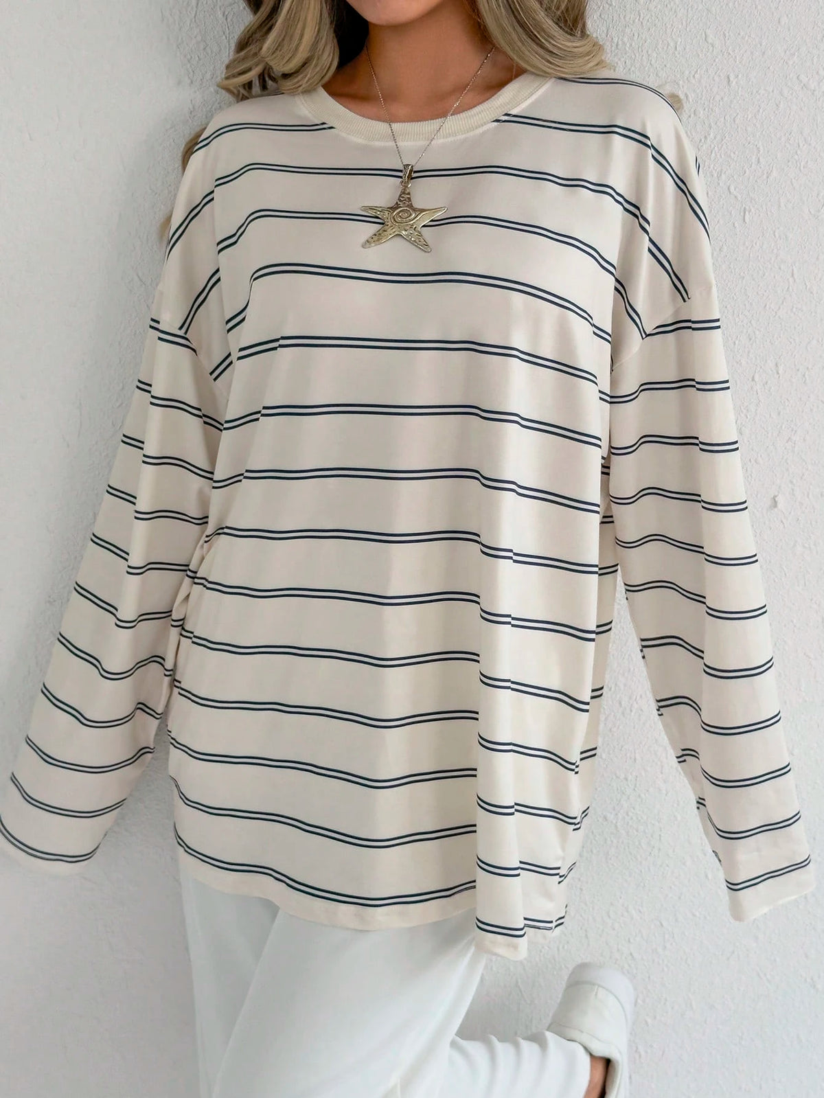 EZwear Women's Crew Neck Long Sleeve Striped Simple Casual Top For Daily Wear