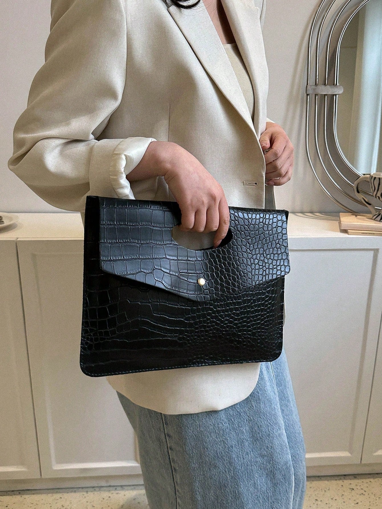 Fashionable Black PU Flap Envelope Clutch Bag, High-Quality Crocodile Texture, Minimalist Design, Versatile, Unique Animal Print Pattern Women Clutch Bag
