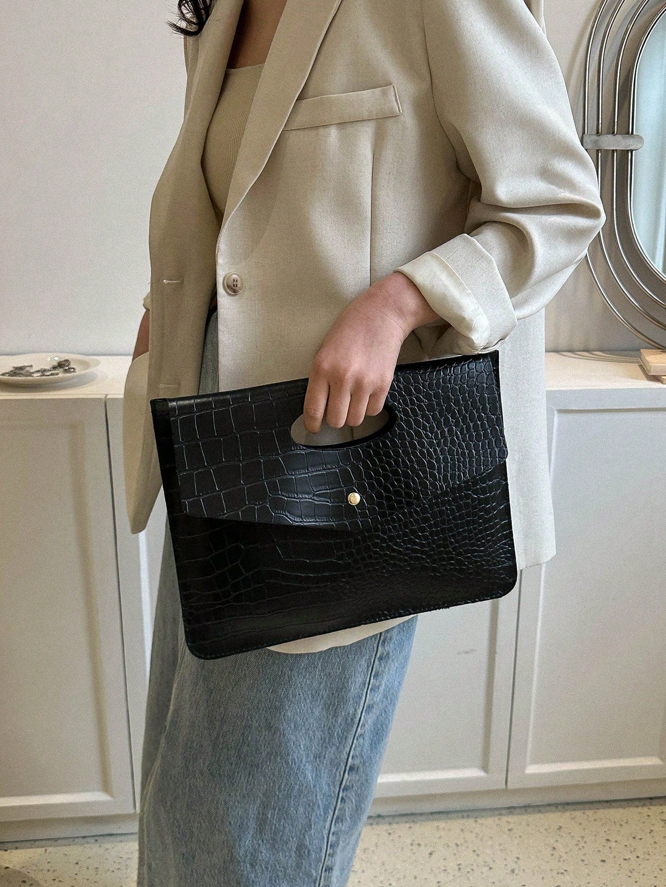 Fashionable Black PU Flap Envelope Clutch Bag, High-Quality Crocodile Texture, Minimalist Design, Versatile, Unique Animal Print Pattern Women Clutch Bag