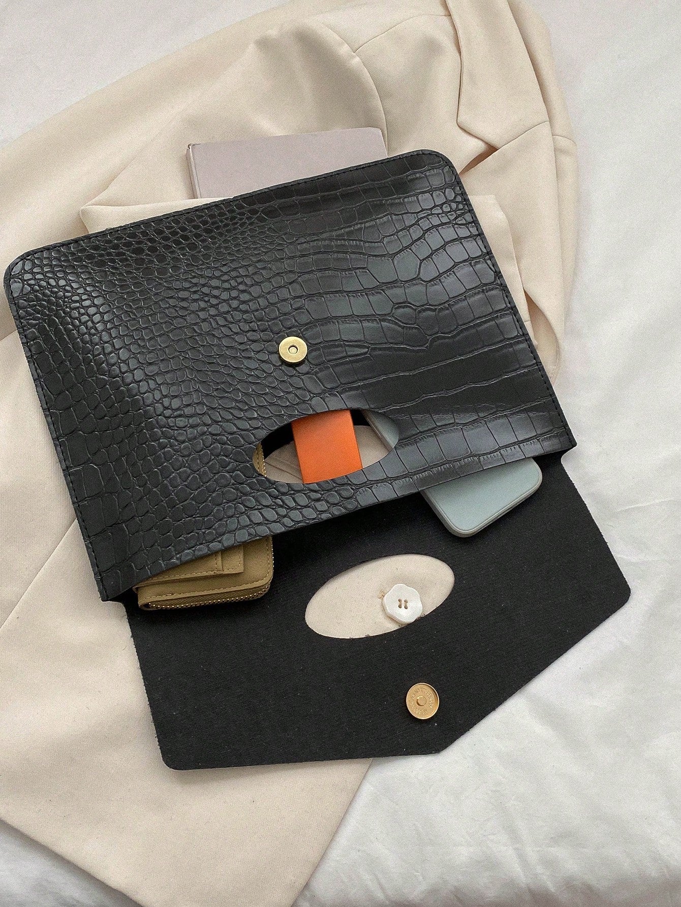 Fashionable Black PU Flap Envelope Clutch Bag, High-Quality Crocodile Texture, Minimalist Design, Versatile, Unique Animal Print Pattern Women Clutch Bag