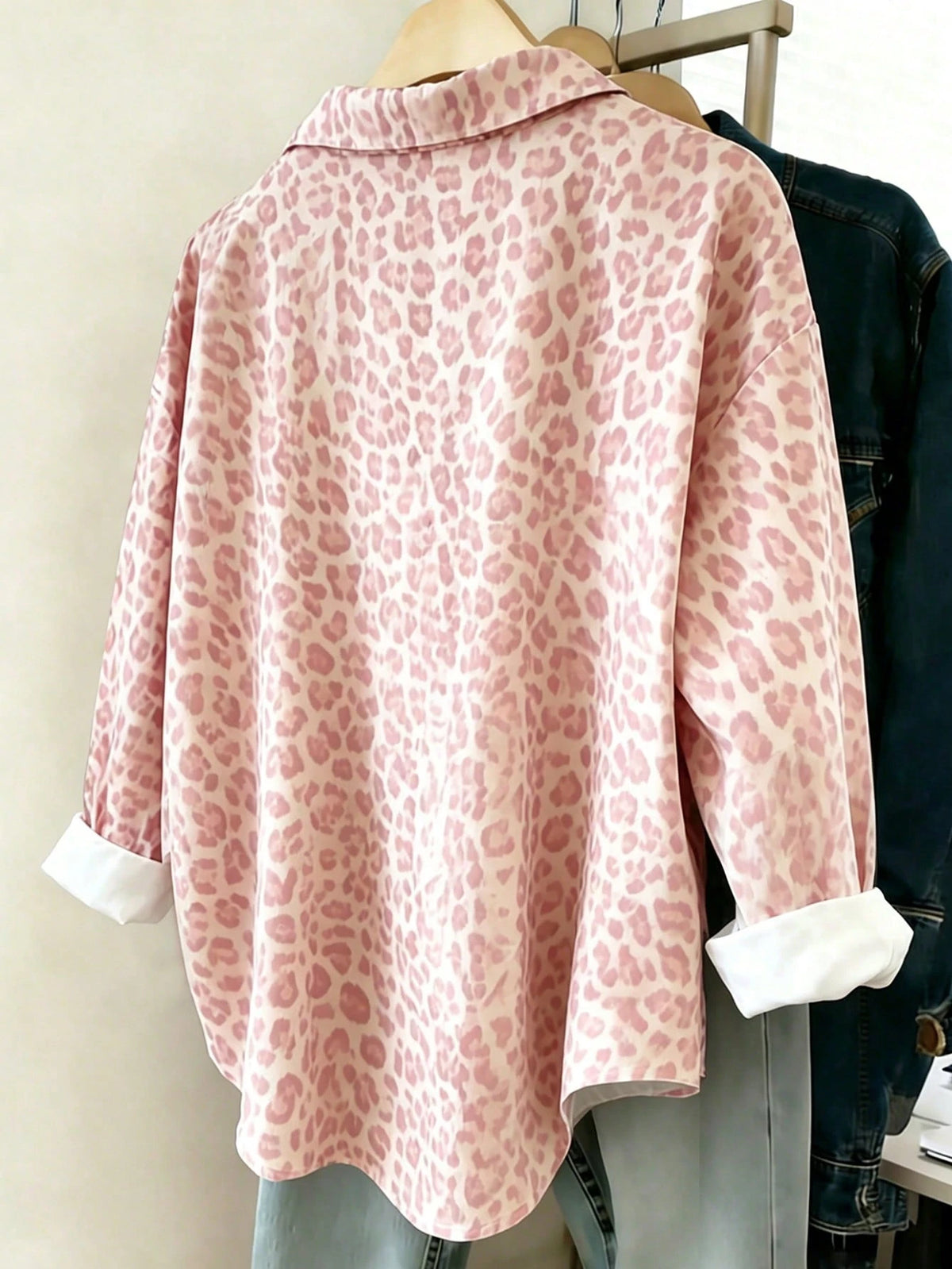 Franclia Women's Casual Loose Long Sleeve Leopard Print Shirt, Minimalist Versatile Spring Fall Everyday Daily Wear Blouse