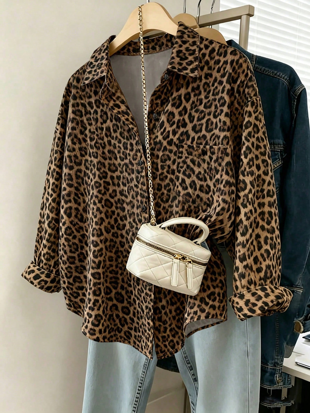 Franclia Women's Casual Loose Long Sleeve Leopard Print Shirt, Minimalist Versatile Spring Fall Everyday Daily Wear Blouse